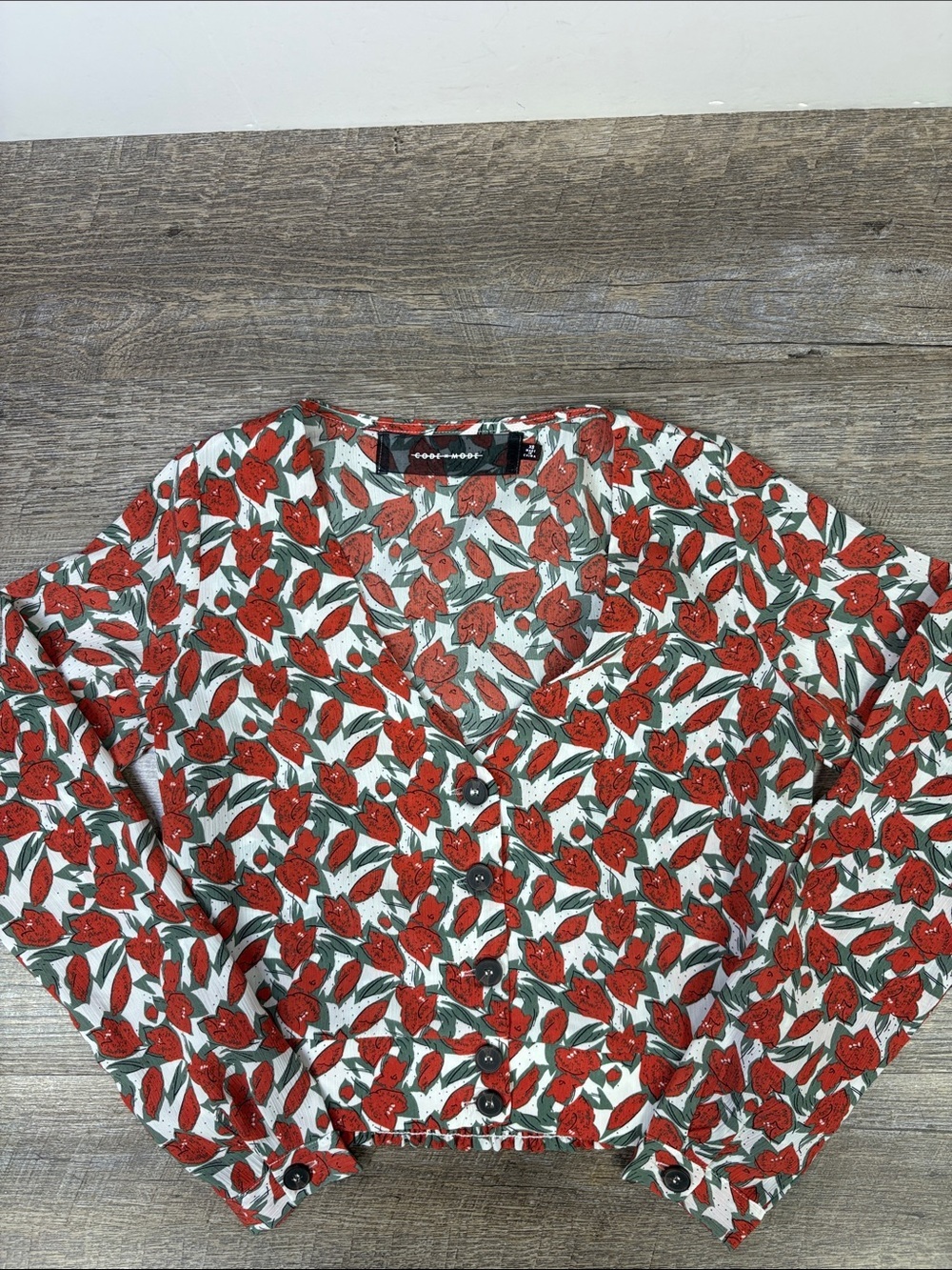 Code Mode Floral Button Front Cropped Blouse XS Red Green Long Sleeve